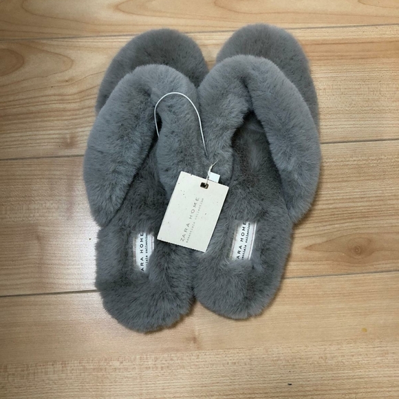 Zara Home size 9 luxury faux fur slippers - Picture 2 of 5